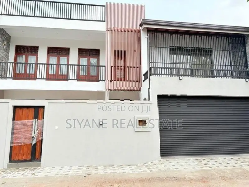 Brand New Luxury House Sale in Battaramulla