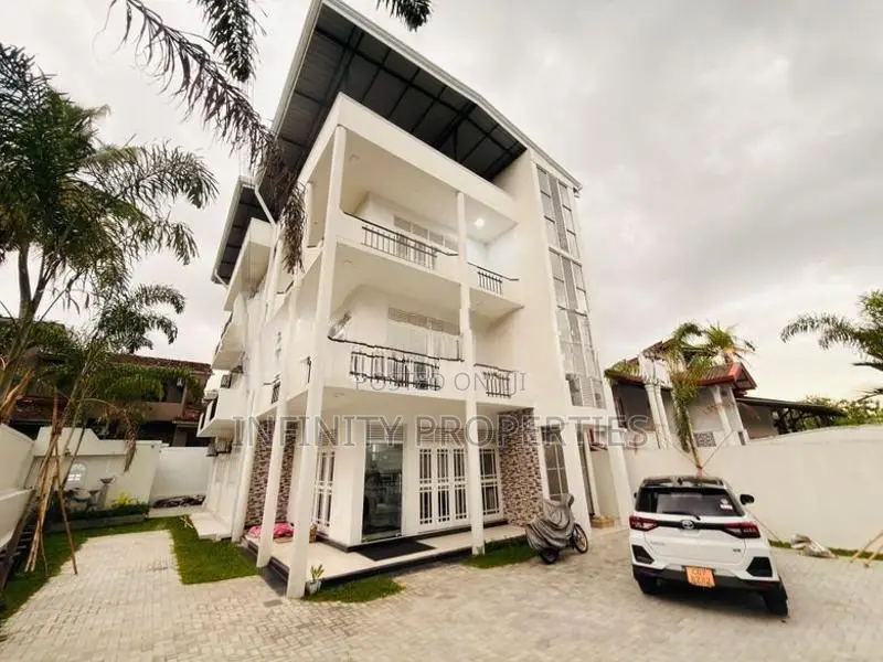 04 Story Building With 15 P Sale At Battramulla