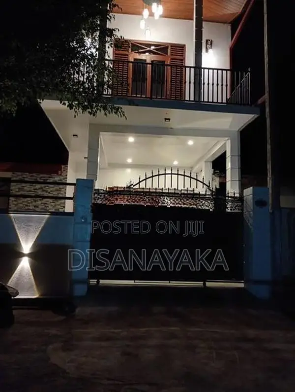 Super Luxury House for Sale in Athurugiriya Ds6853