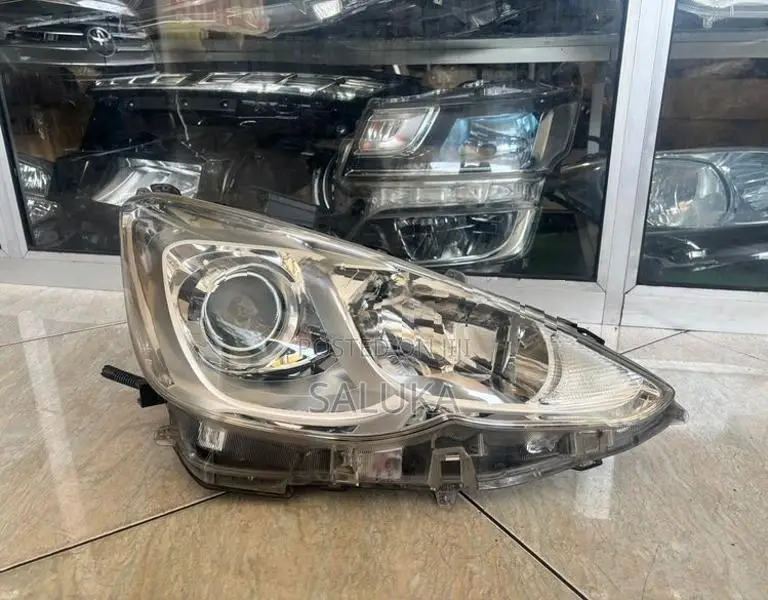 Toyota Aqua X Urban Head Light