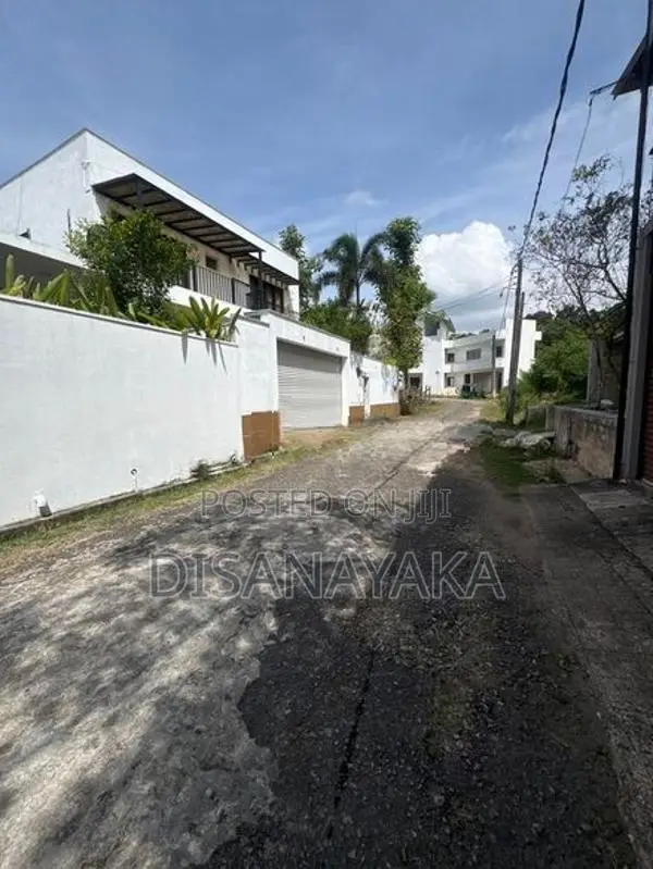 Super Luxury Two Storey House for Sale in Battaramulla Ds6700