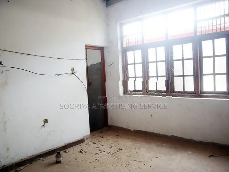 Polgasovita Half-Completed House for Sale