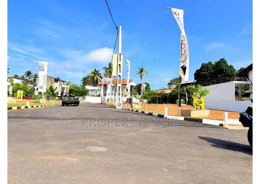 Land for Sale in Hokandara