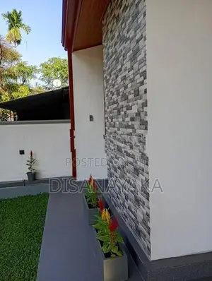 Super Luxury House for Sale in Athurugiriya Ds6853