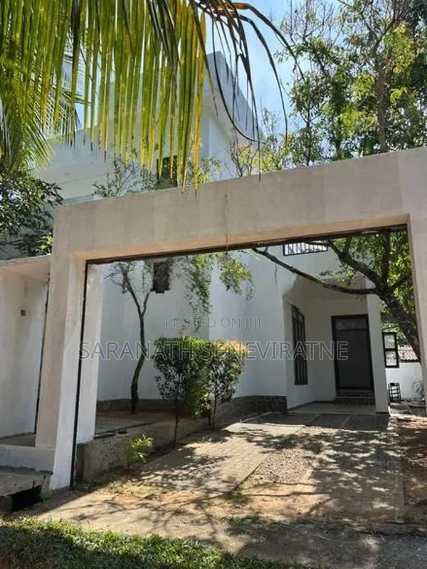 Modern Luxury 2 Storied House From Homagama Kiriwaththuduwa