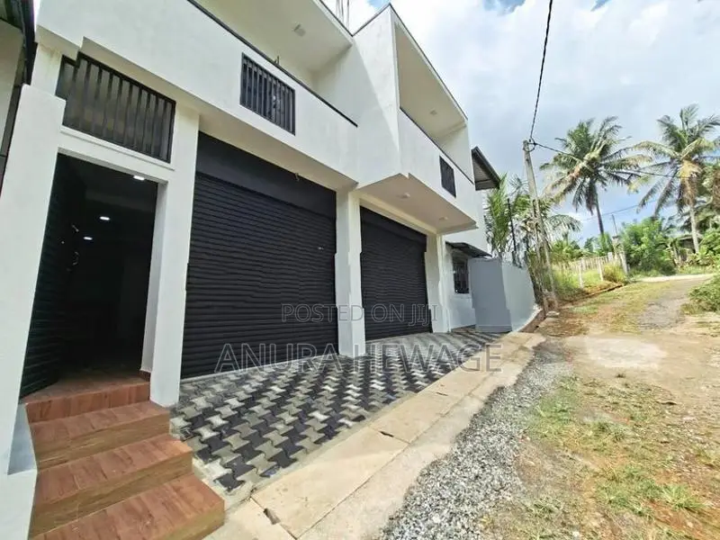 හෝමාගම, පිටිපන ප්‍රදේශයේ අලුතින් ඉදිකල නිවසක් විකිණීමට. (ID:HMGA007S)