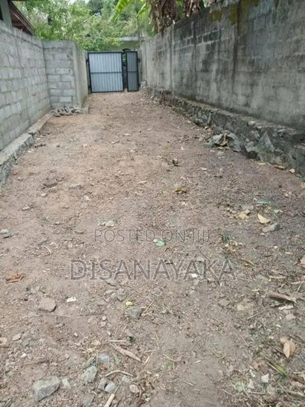Land for Sale in Baddagana DS630
