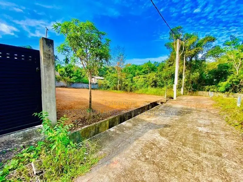 පානදුර හිරණ ඉඩමක් විකිණීමට Y31