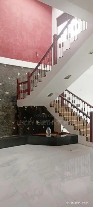 Kottawa, Unfurnished 2 Storey House for Rent (LEC273)