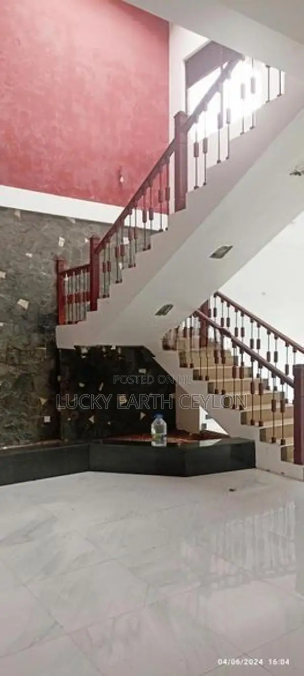 Kottawa, Unfurnished 2 Storey House for Rent (LEC273)