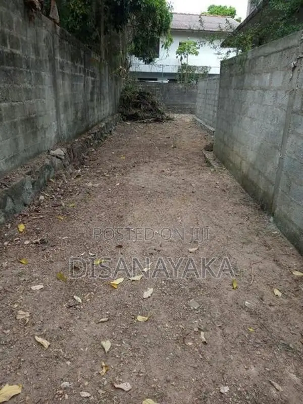 Land for Sale in Baddagana DS630