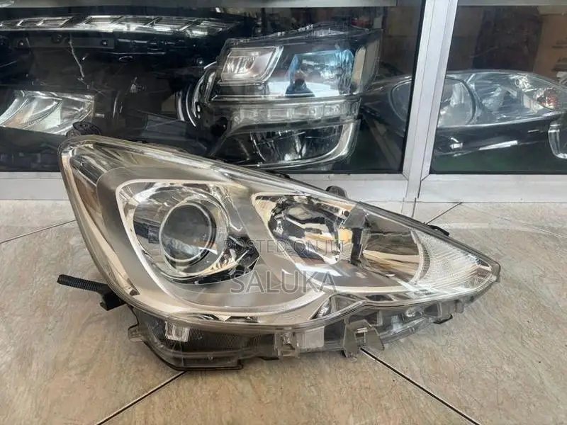 Toyota Aqua X Urban Head Light