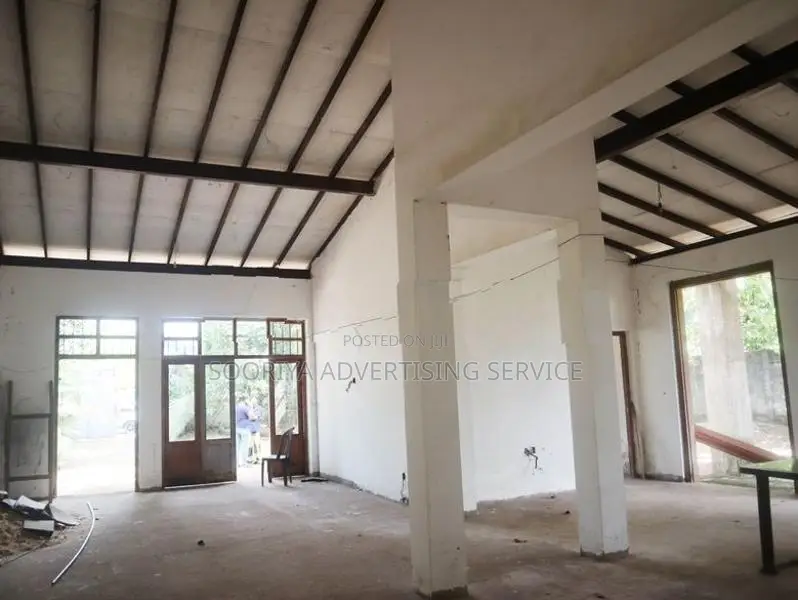 Polgasovita Half-Completed House for Sale