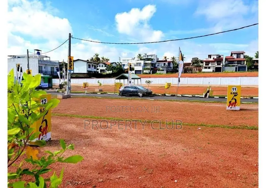Land for Sale in Hokandara