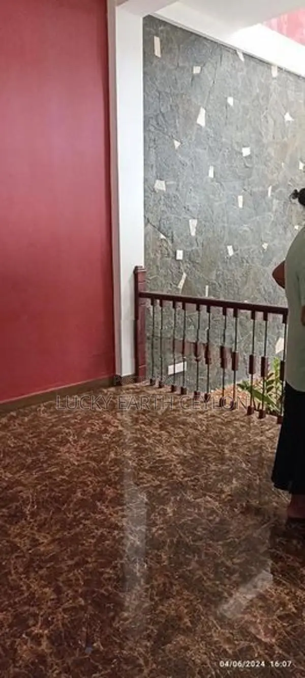 Kottawa, Unfurnished 2 Storey House for Rent (LEC273)