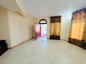 (AFA24) 10 Perch 2-Storey House for Sale – Mount Lavinia, Galle Road
