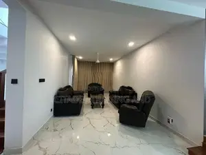 Modern Luxury House For Rent In Dehiwala - CH1699