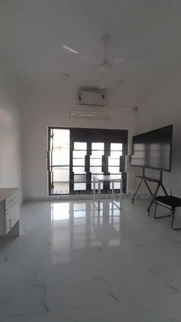 Office Place for Rent in Jawattha Road Colombo.07