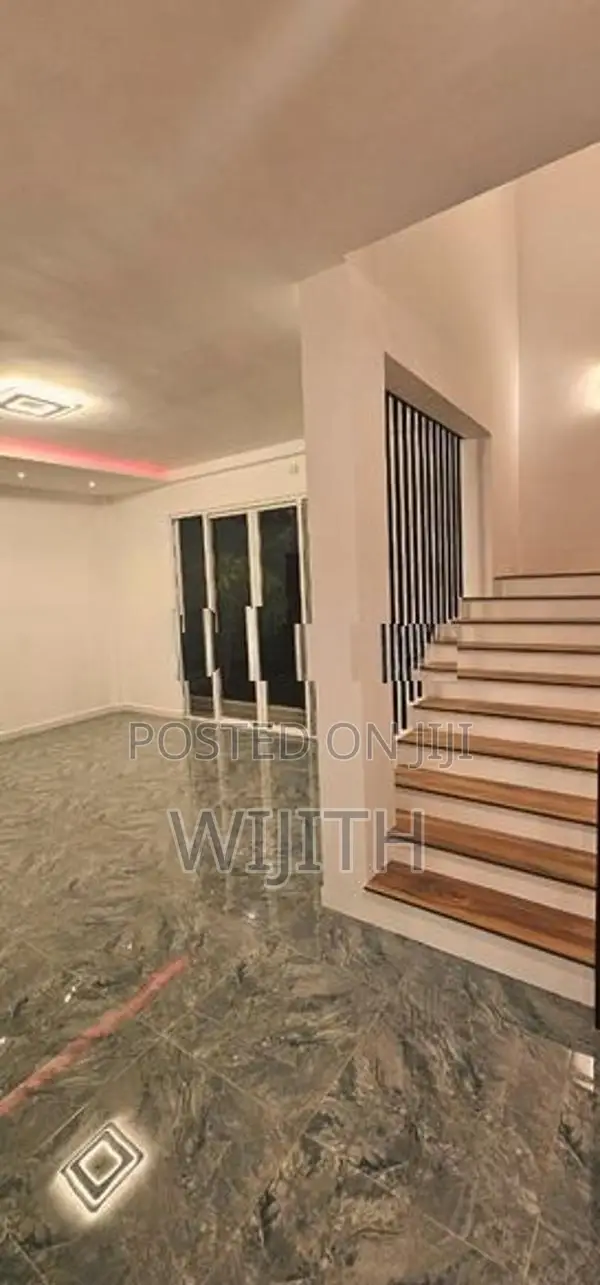 Brand New Super Luxury House with Pool for Sale in Piliyandala Town