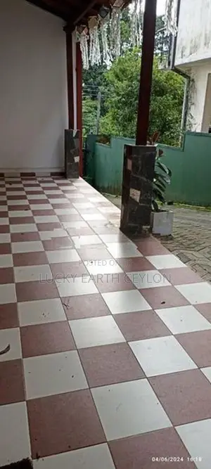 Kottawa, Unfurnished 2 Storey House for Rent (LEC273)