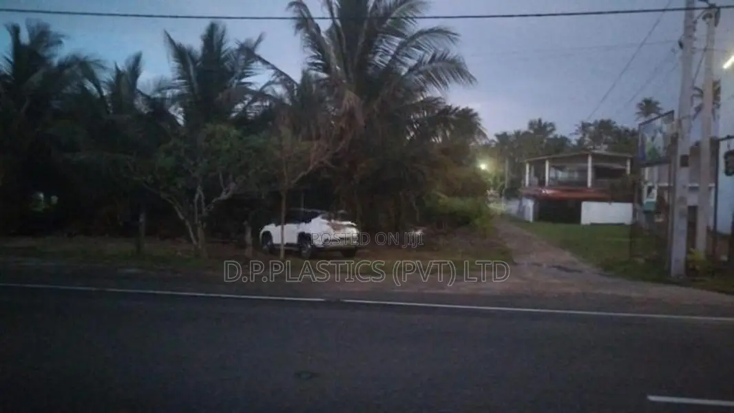 Prime Commercial Land for Sale in Hikkaduwa