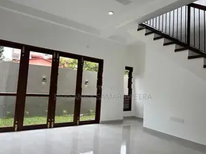 අලංකාර නවීනතම සුවිසල් දෙමහල් නිවස විකිණීමට Piliyandala