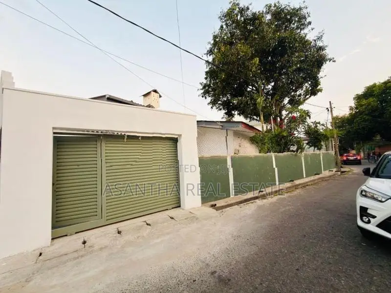 (AFA43) Single Storey House with 10P Sale Katubedda Moratuwa