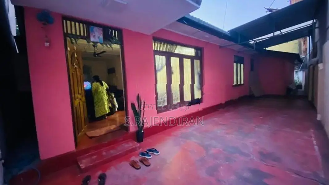single House for sale in Wellawatta