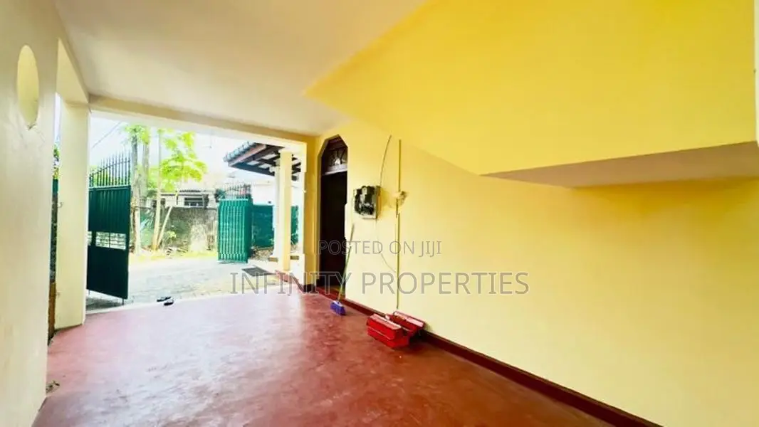 10 Perch 2-Storey House for Sale - Mount Lavinia, Galle Road (SA-11)