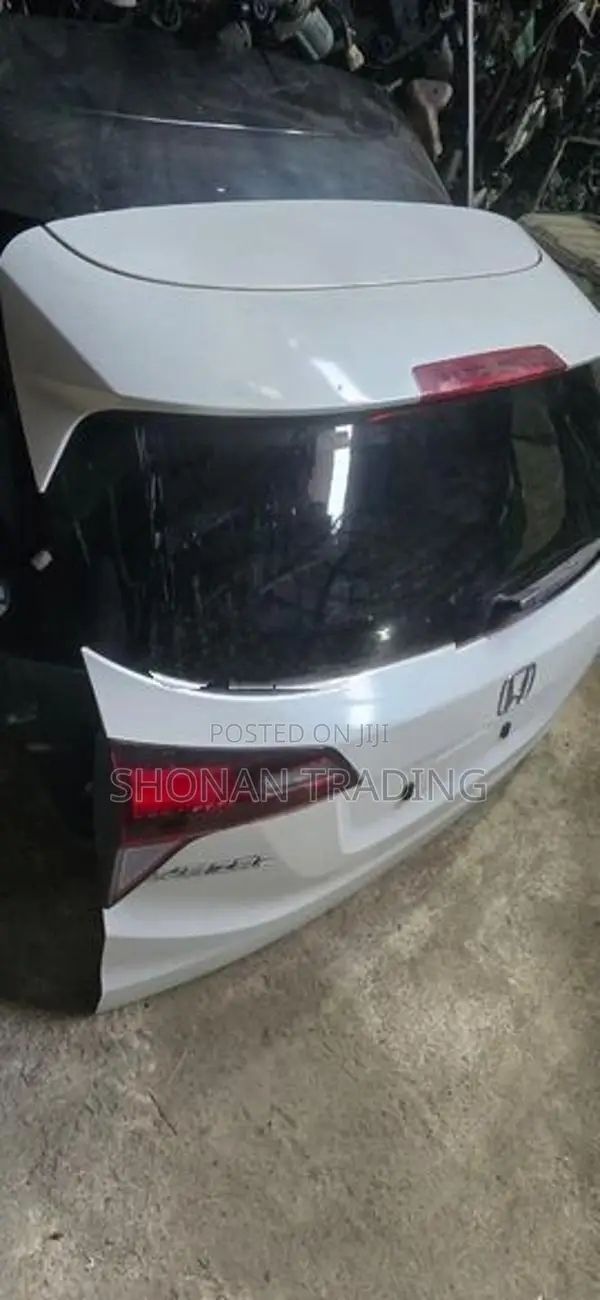 Honda Vezel Dicky Door