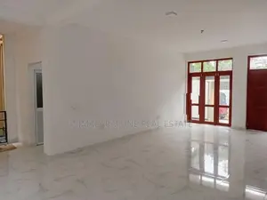 Three Storey House for Sale in Piliyandala