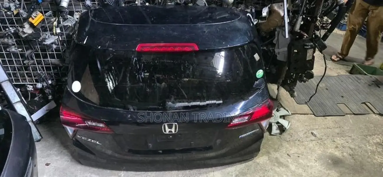Honda Vezel Dicky Door
