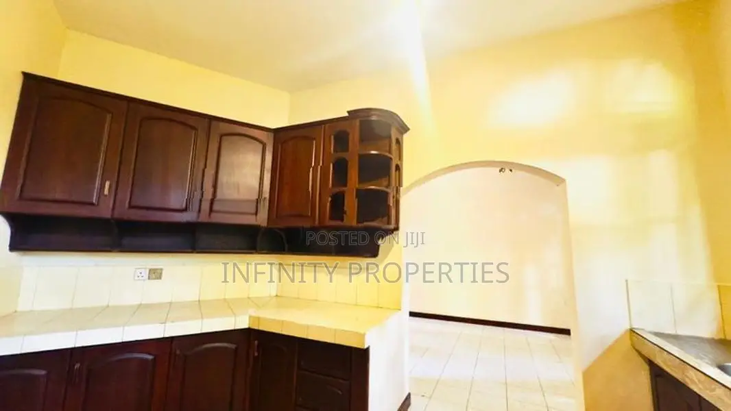 10 Perch 2-Storey House for Sale - Mount Lavinia, Galle Road (SA-11)