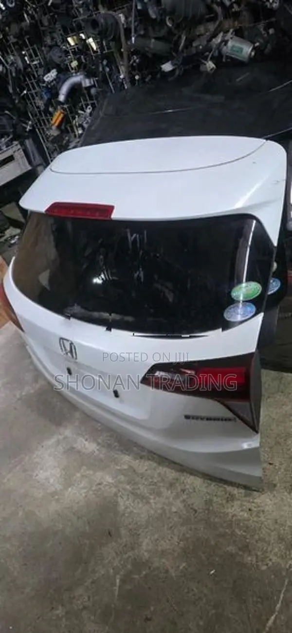 Honda Vezel Dicky Door
