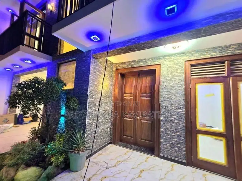 Ultra Mordern Luxury House For Sale in Kahatuduwa