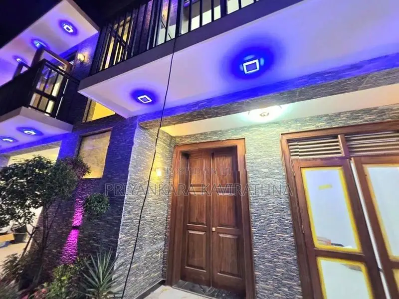 Brand New Mordern 3 Storied House in Kahatuduwa