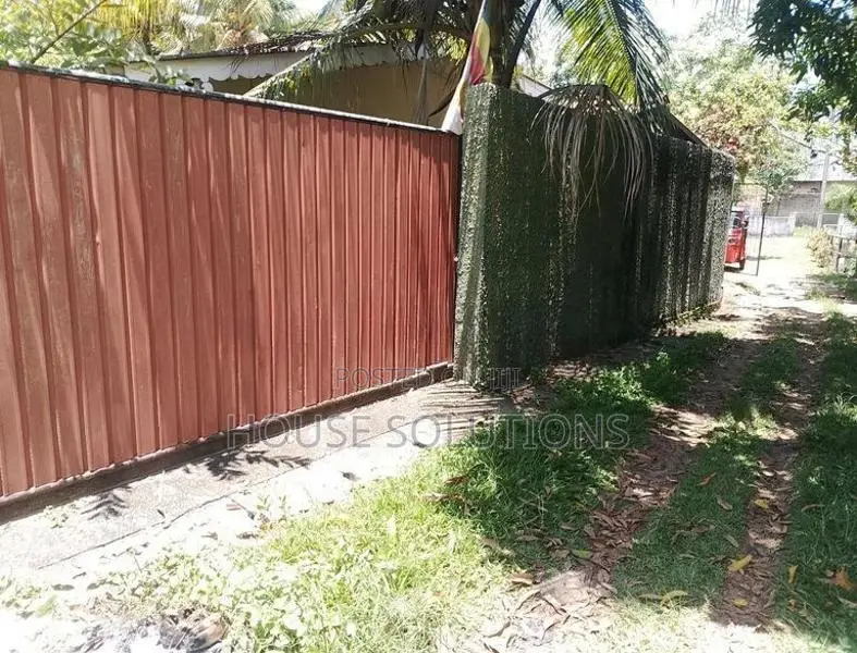 22 Perches Land for Sale with House Moratuwa