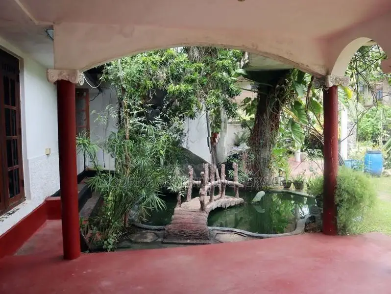 Exceptional Land with Large House in Rathnayakepura - Anuradhapura