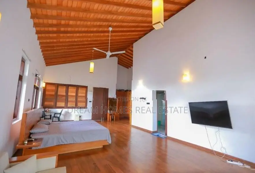 Nugegoda Luxury House for Sale | 5 Bed 9000 Sqft