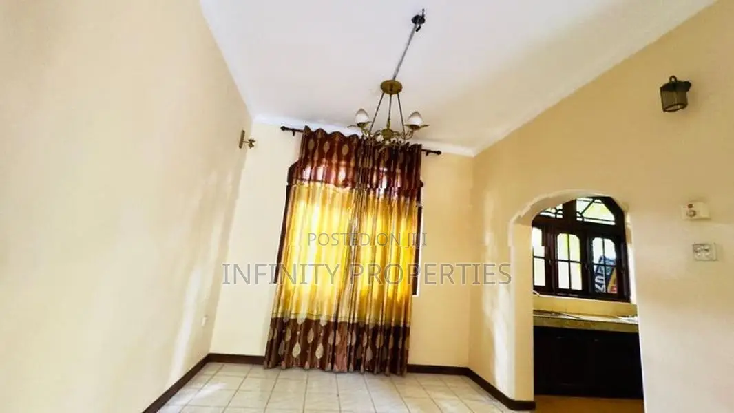10 Perch 2-Storey House for Sale - Mount Lavinia, Galle Road (SA-11)
