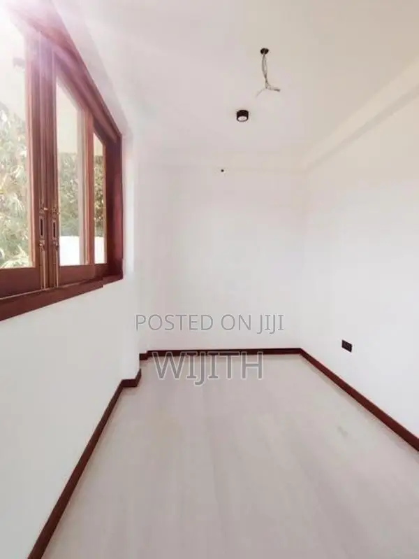 SUPAR BRAND NEW THREE STOREY HOUSE FOR SALE IN KOTTAWA POLGASOWITA
