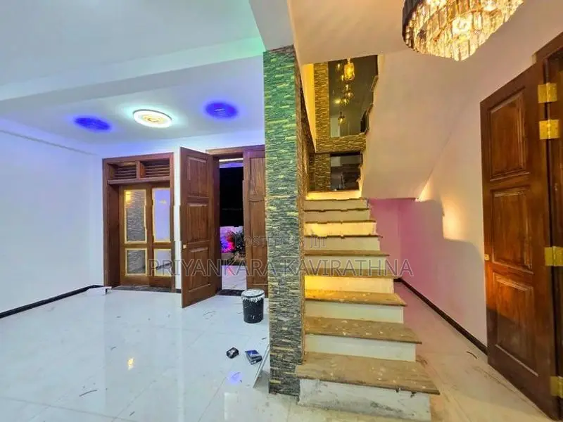 Ultra Mordern Luxury House For Sale in Kahatuduwa