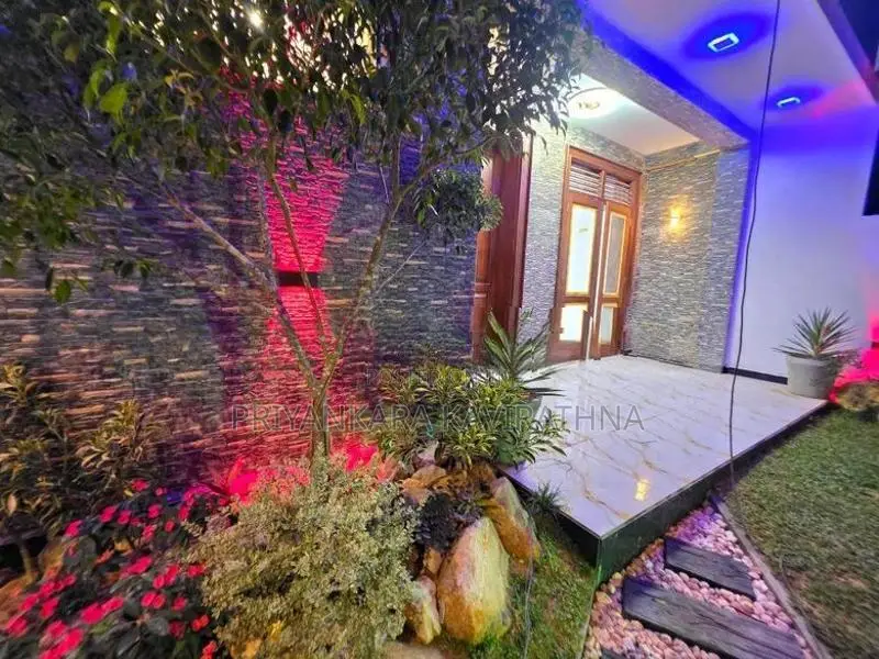 Mordern 3 Storied House For Sale in Kahatuduwa