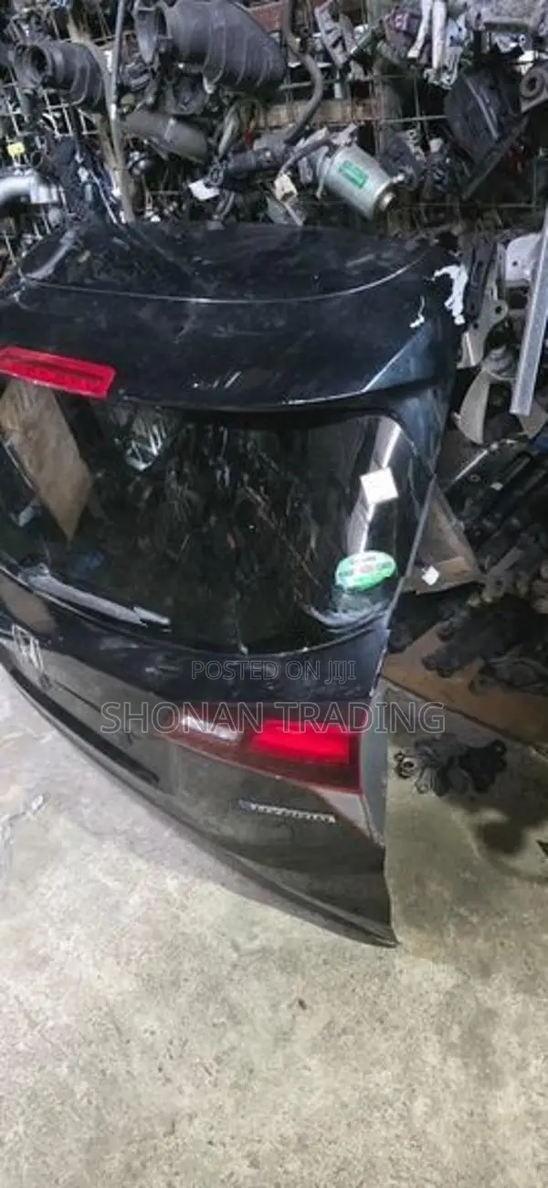 Honda Vezel Dicky Door