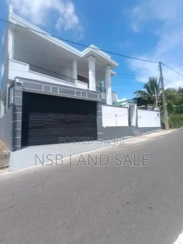 Luxury House for Sale in Kahathuduwa