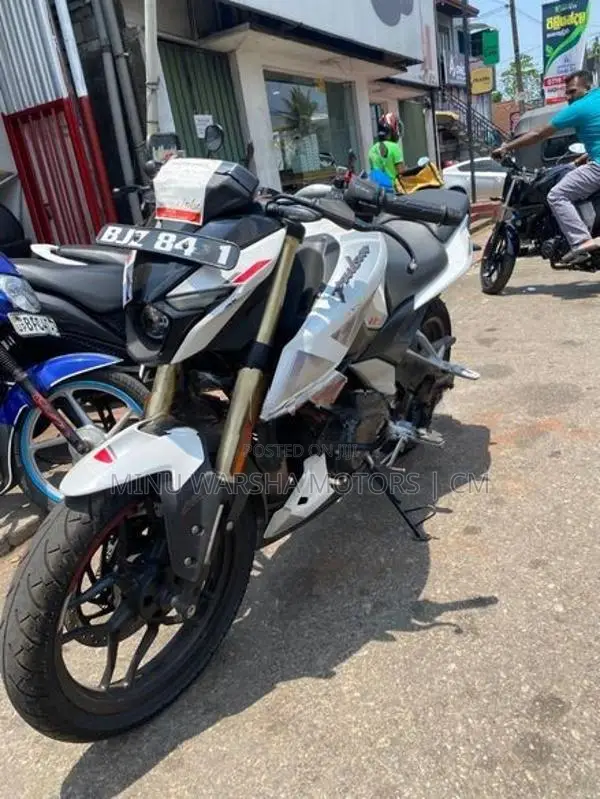 Bajaj Pulsar N160 Premium 2025