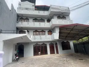 12+ Bed 4unit House for rent at dehiwela
