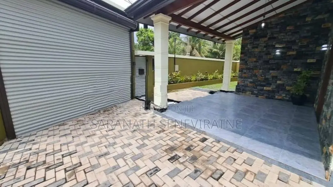 Brand-New Modern House in Kadawatha Kirillawala