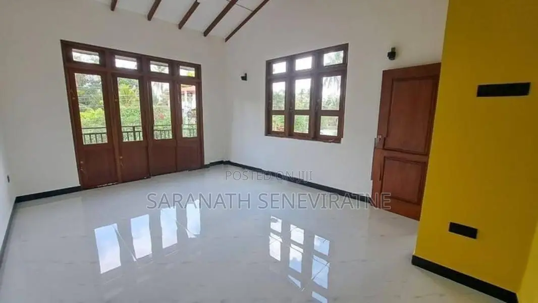 Brand-New Modern House in Kadawatha Kirillawala