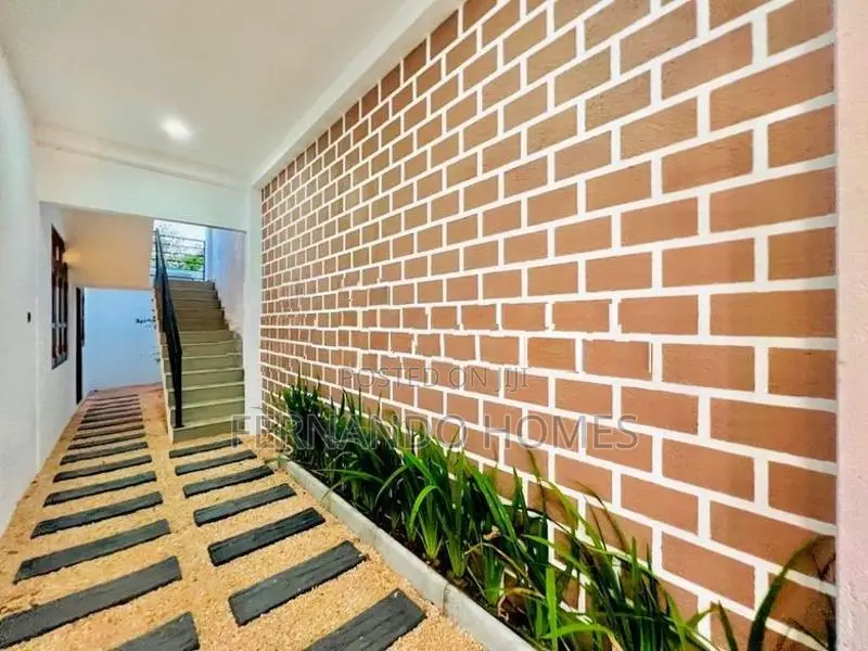 7 Bed Rooms Apartment Type Villa House For Sale Negombo (Kadirana)